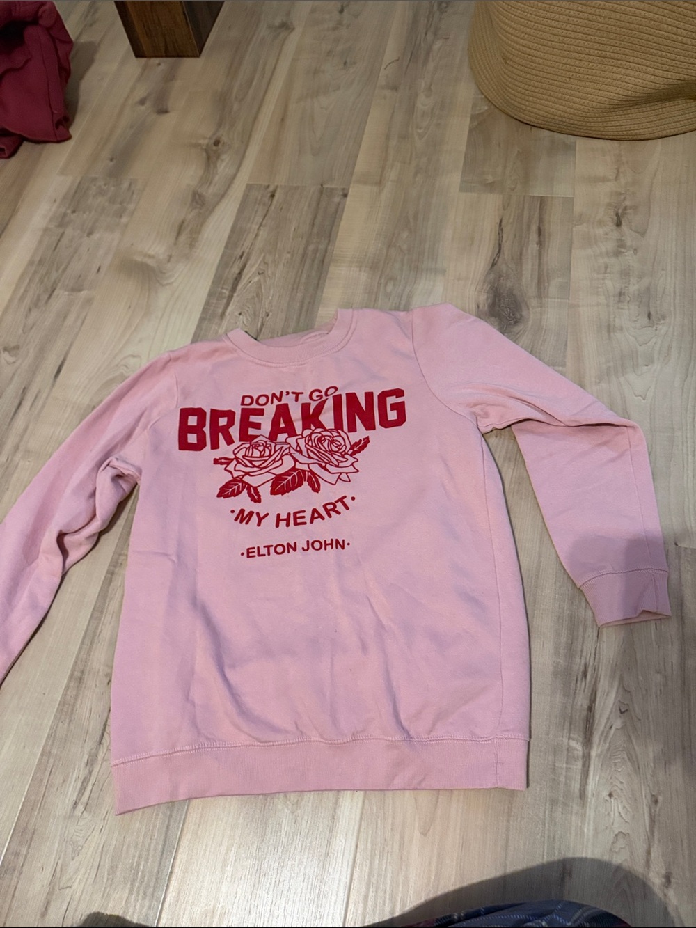 size large Elton John pink crewneck